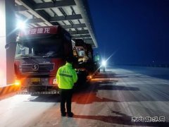 富蕴执法大队：严格规范执法 全力做好大件运输通行服务