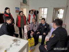 布尔津执法大队党支部组织全体党员干部参与学雷锋活动