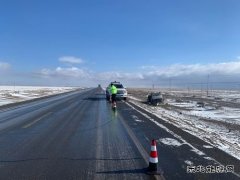 风雪中的守护：吉木乃执法大队党支部为民办实事 显担当