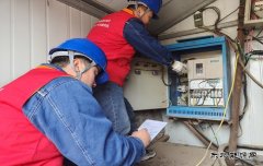 国网阿鲁科尔沁旗供电公司：电力服务进大棚 排查隐患保安全