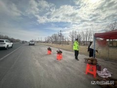 ：Ｖ捶ù蠖诱喂「上吡鞫 筑牢道路交通安全防线