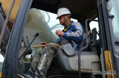 端午坚守显担当  绿水青山 “不打烊”