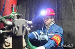 欧启岗：匠心筑梦攀高峰