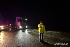 暴雨致路面水毁，：Ｖ捶ù蠖佑牍费げ棵帕佬薇３┩