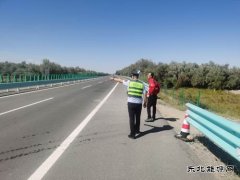 布尔津执法大队：多措并举抓治理  路域环境焕新颜