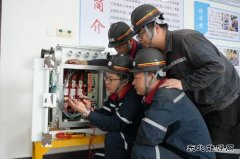 中煤新集公司利辛矿业团委：青蓝相接传薪火 劳模带徒筑匠心