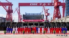 沪东中华建造13000TEU双燃料动力集装箱船首制船H1933A入坞